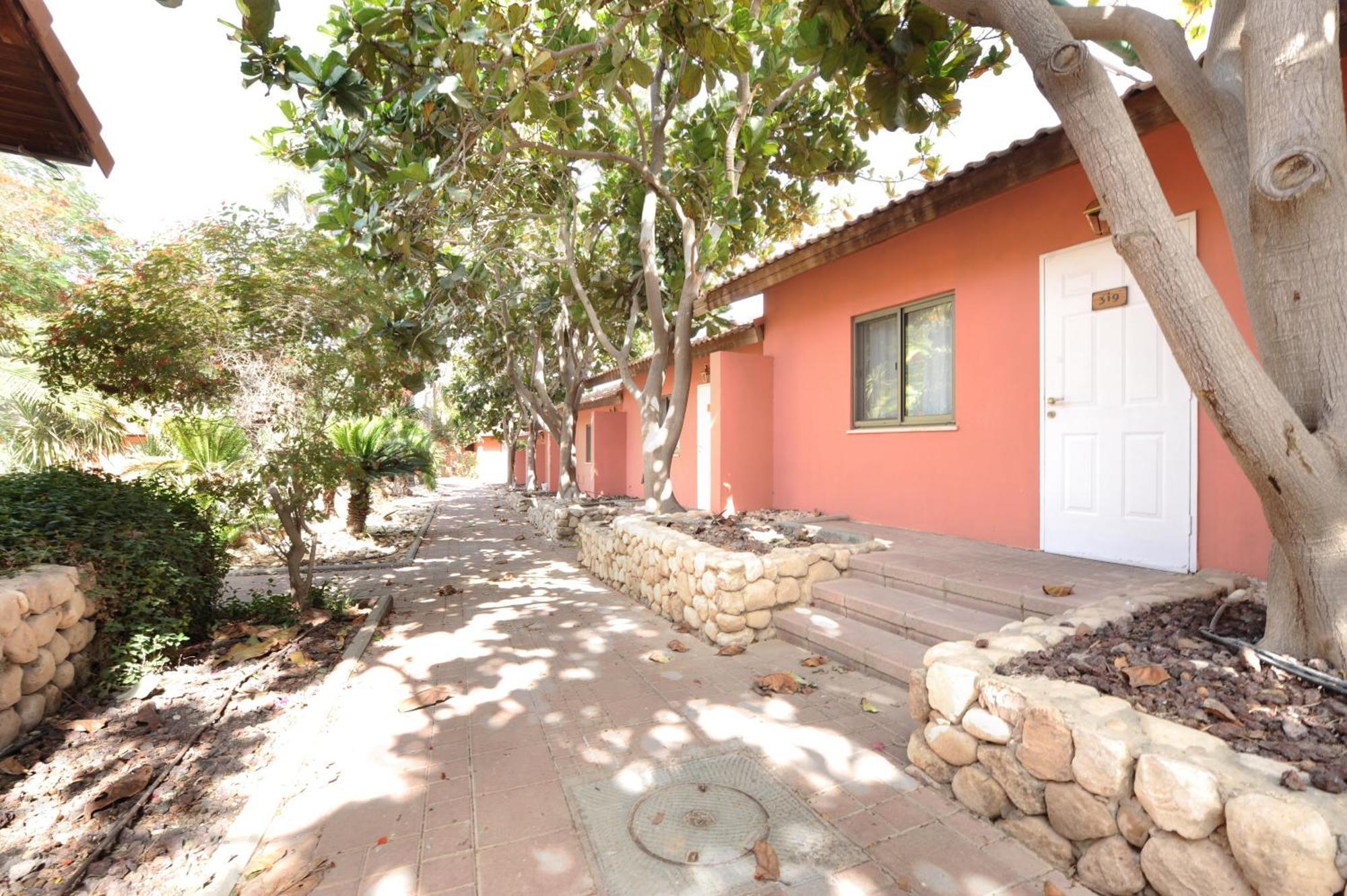 Almog Hotel Exterior photo